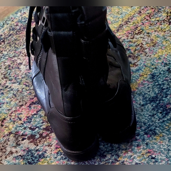 Women's black size 7 Combat boots - Picture 4 of 7